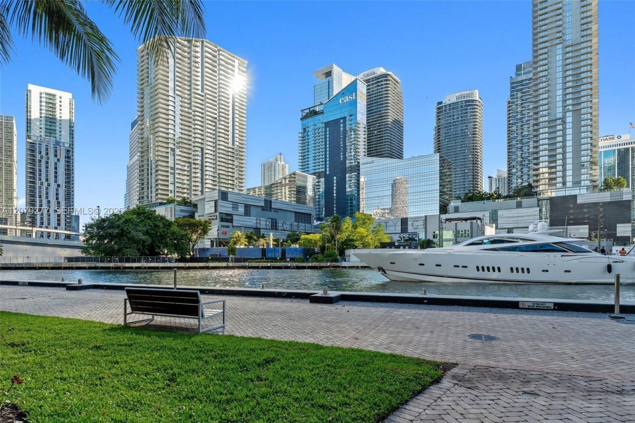 90 SW 3rd St , Unit 1506, Miami, FL 33130 Photo