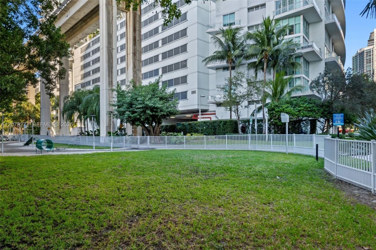 90 SW 3rd St , Unit 1506, Miami, FL 33130 Photo