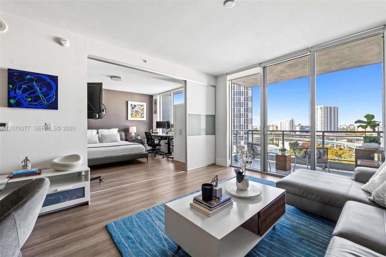90 SW 3rd St , Unit 1506, Miami, FL 33130 Photo