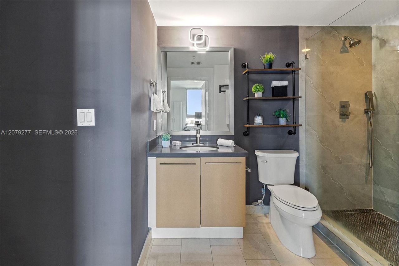 90 SW 3rd St , Unit 1506, Miami, FL 33130 Photo