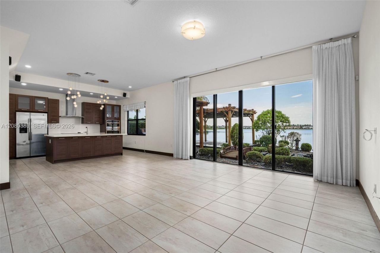 15742 NW 88th Ave, Miami Lakes, FL 33018 Photo