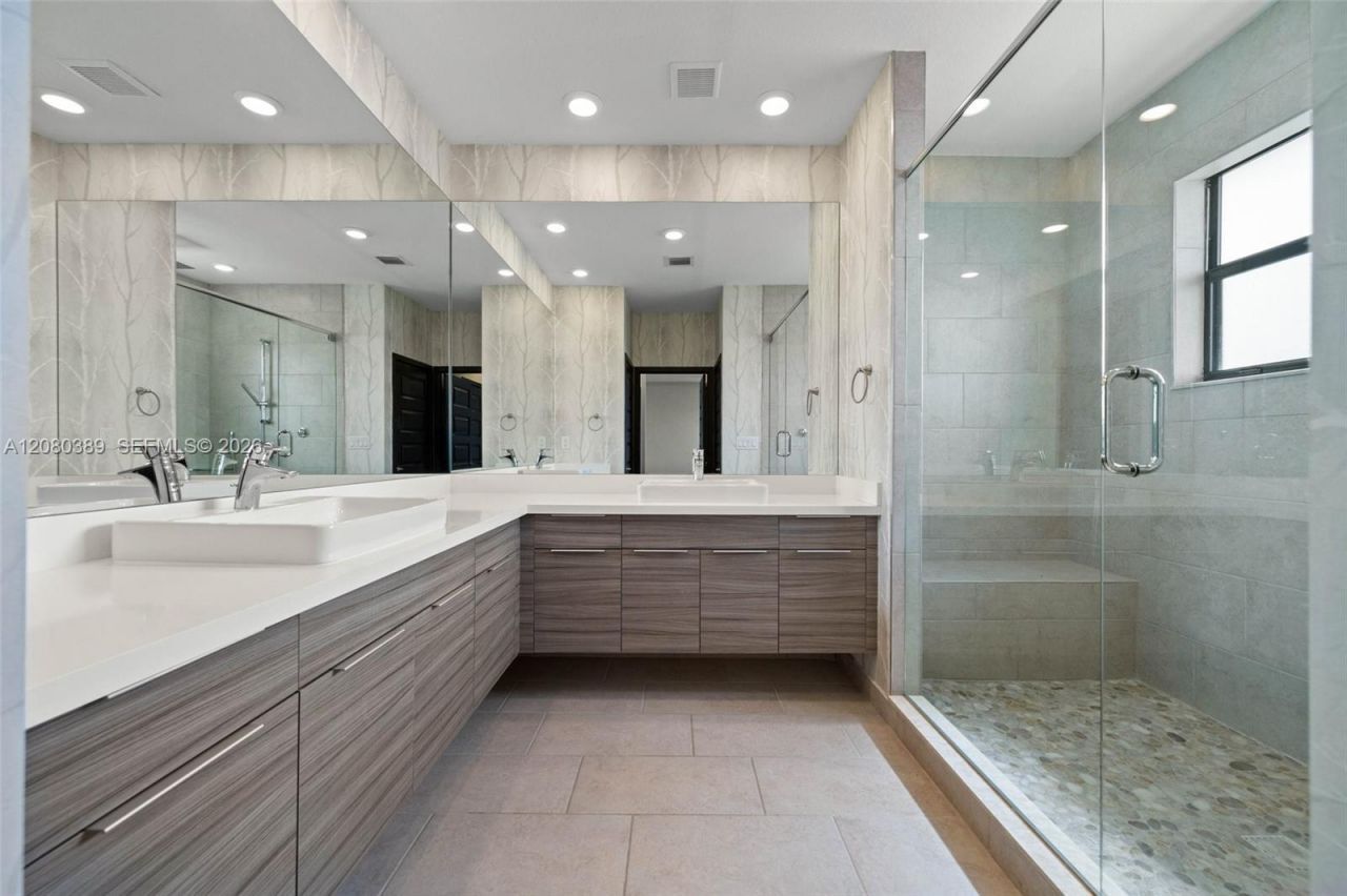 15742 NW 88th Ave, Miami Lakes, FL 33018 Photo