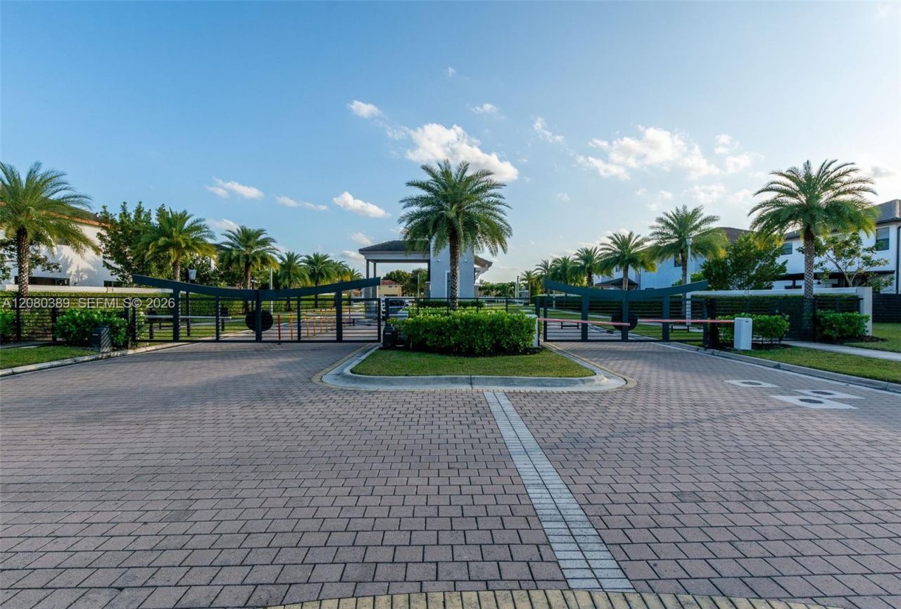 15742 NW 88th Ave, Miami Lakes, FL 33018 Photo