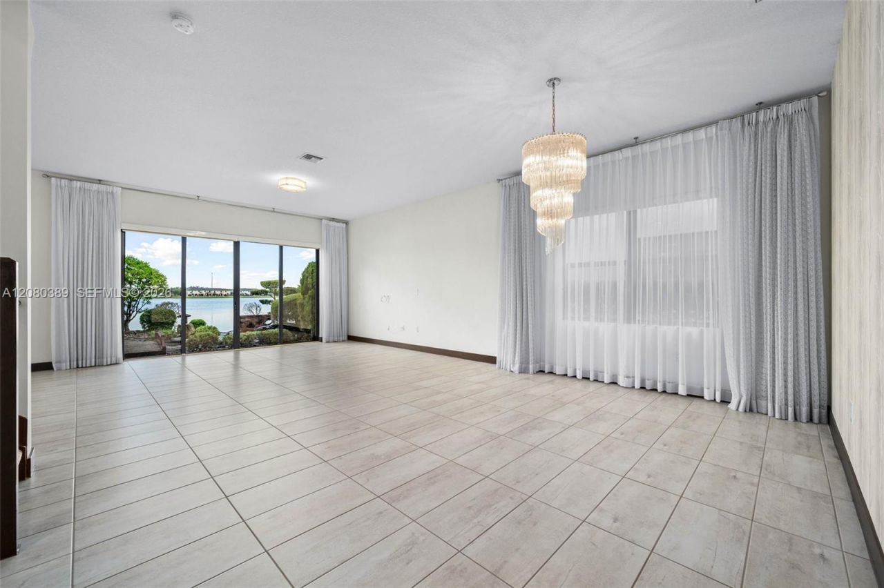 15742 NW 88th Ave, Miami Lakes, FL 33018 Photo