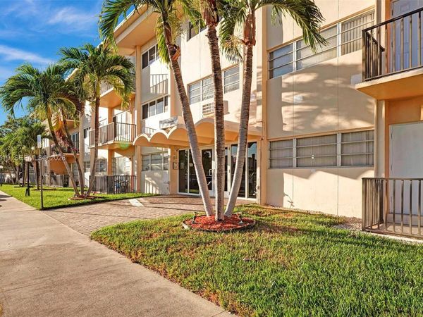 1400 NE 169th St , Unit 305, Miami, FL 33162
