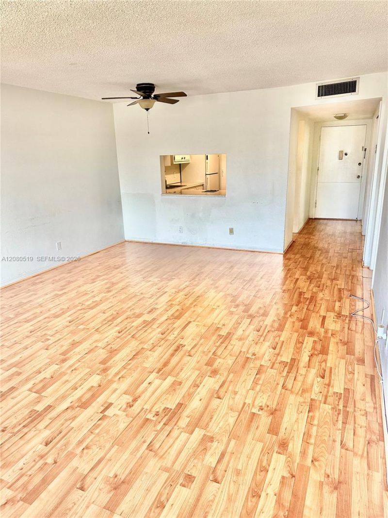 1400 NE 169th St , Unit 305, Miami, FL 33162 Photo
