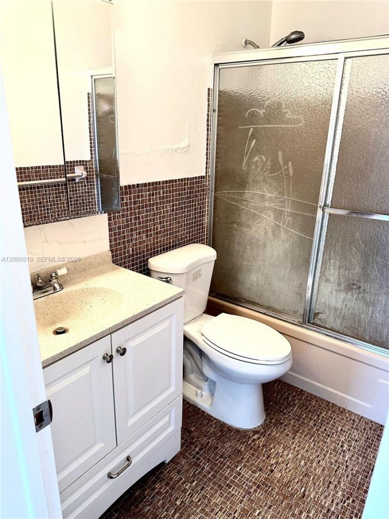 1400 NE 169th St , Unit 305, Miami, FL 33162 Photo