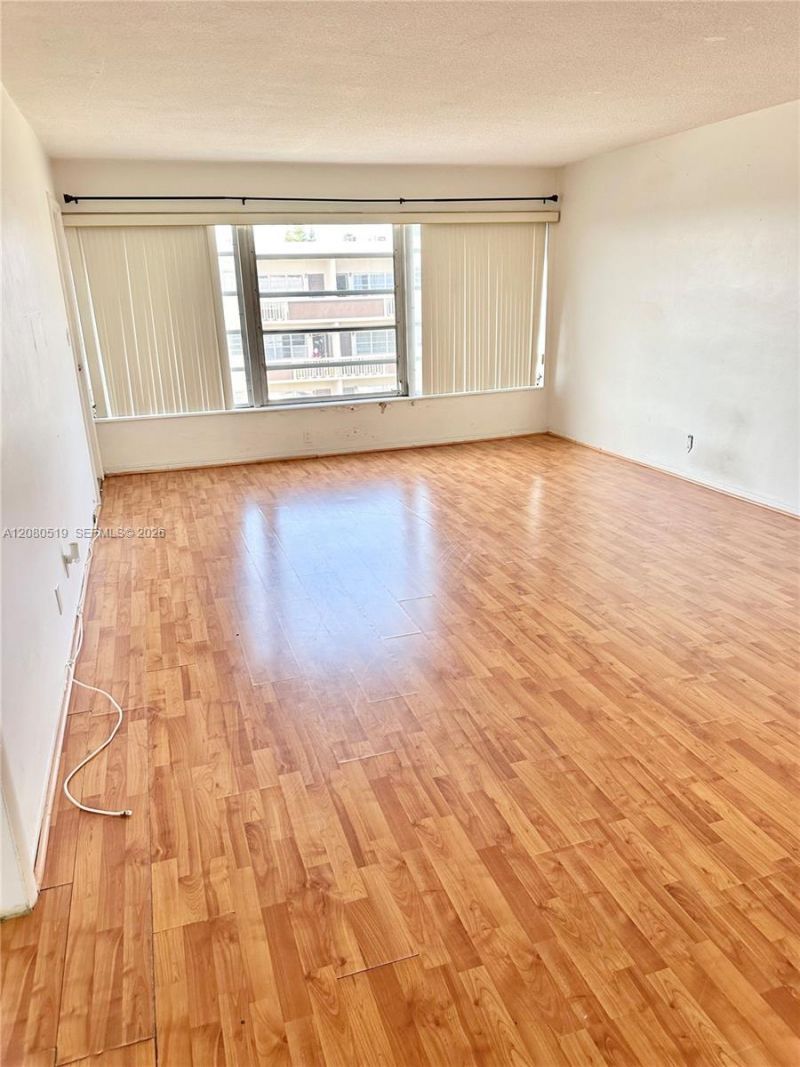 1400 NE 169th St , Unit 305, Miami, FL 33162 Photo