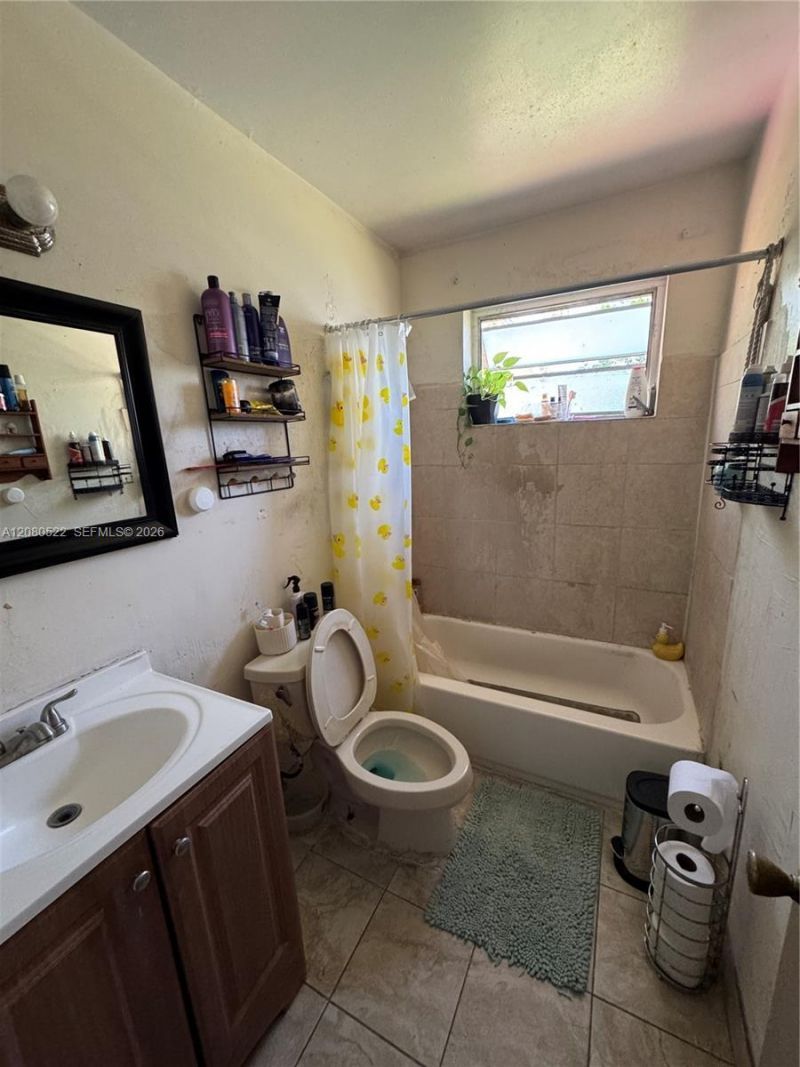 1075 NW 100th St , Miami, FL 33150 Photo