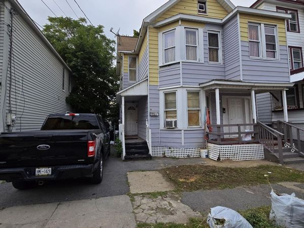 4 Hawk Street, Schenectady, NY 12307