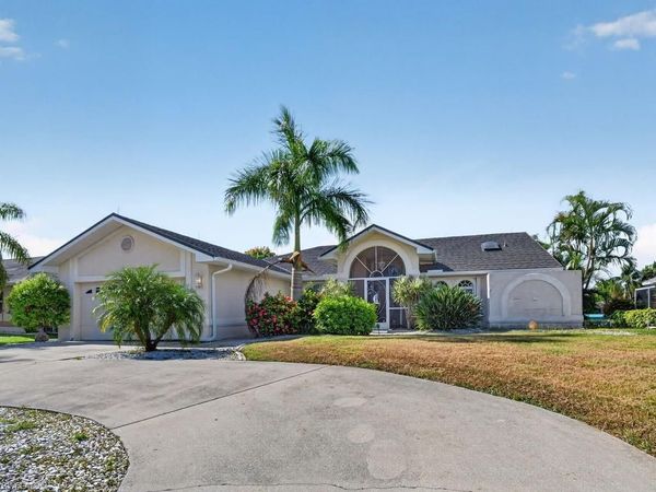 1302 SE 12th TER , CAPE CORAL, FL 33990