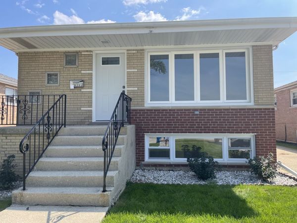 7925 Natchez Avenue , Burbank, IL 60459