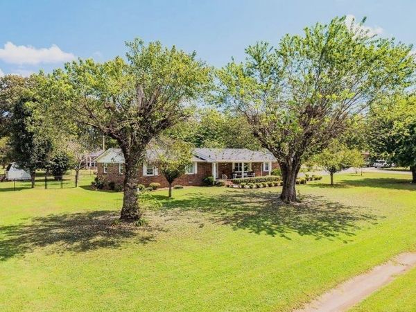 156 S Arrowhead Dr , McMinnville, TN 37110