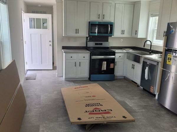286 Newbury, Unit 10, Peabody, MA 01960