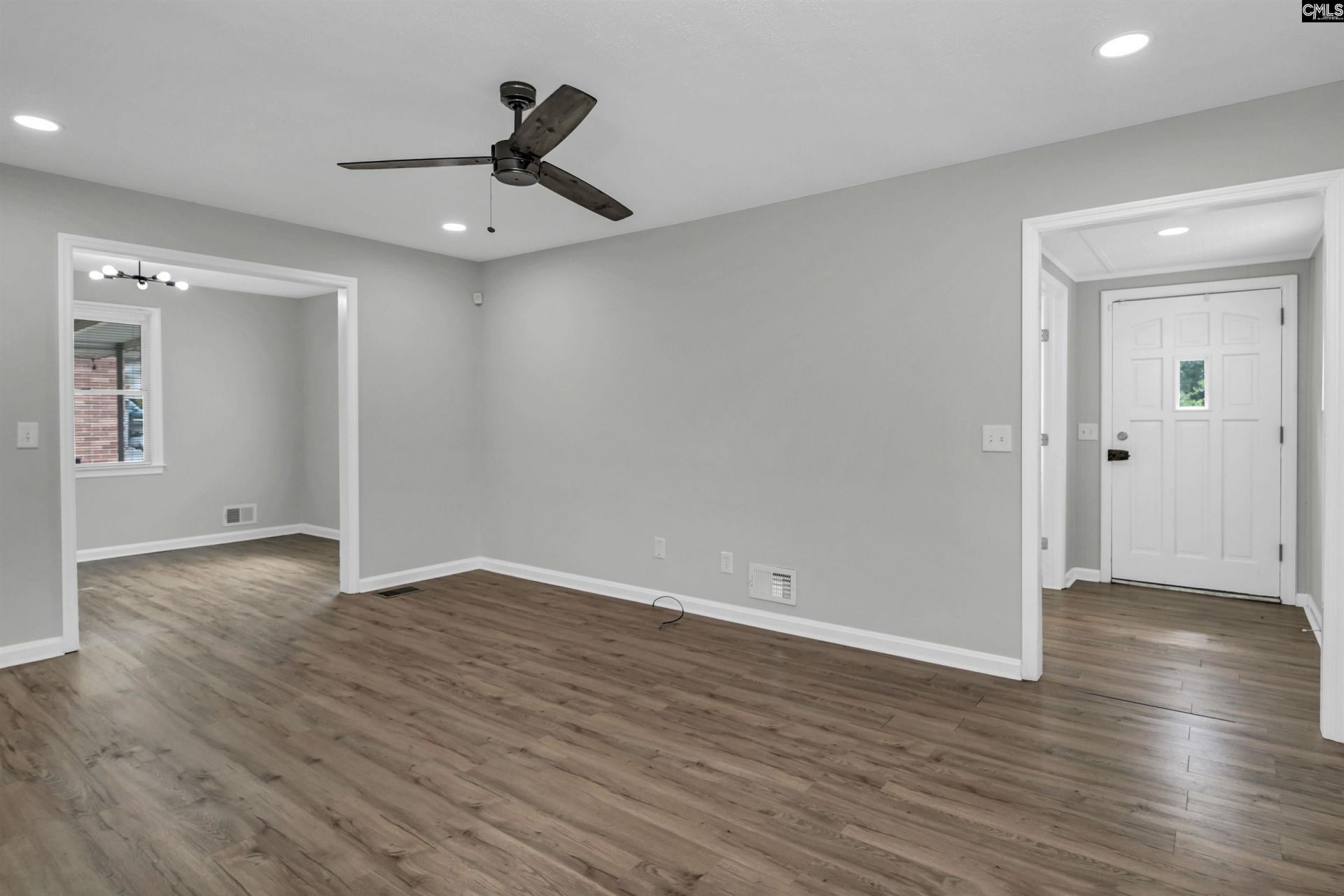 973 Airport Boulevard  Photo 6