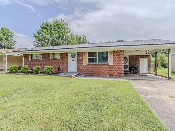 511 N 9 1/2 St , Paragould, AR 72450