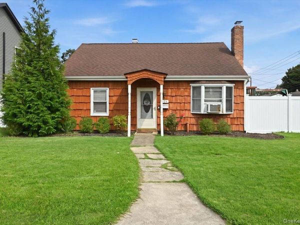 626 Central Avenue, Massapequa, NY 11758
