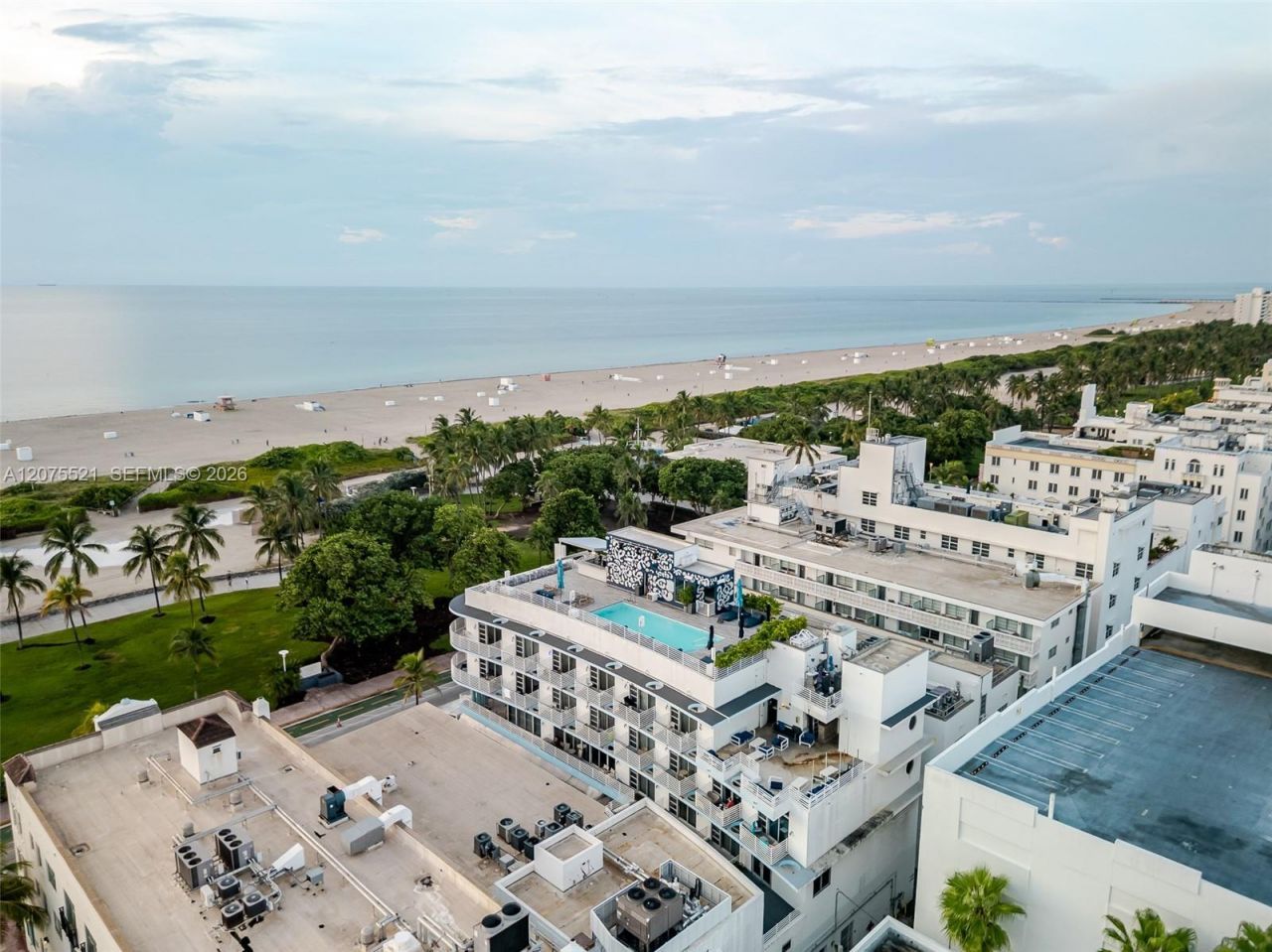 1060 Ocean Dr, Unit D204, Miami Beach, FL 33139 Photo