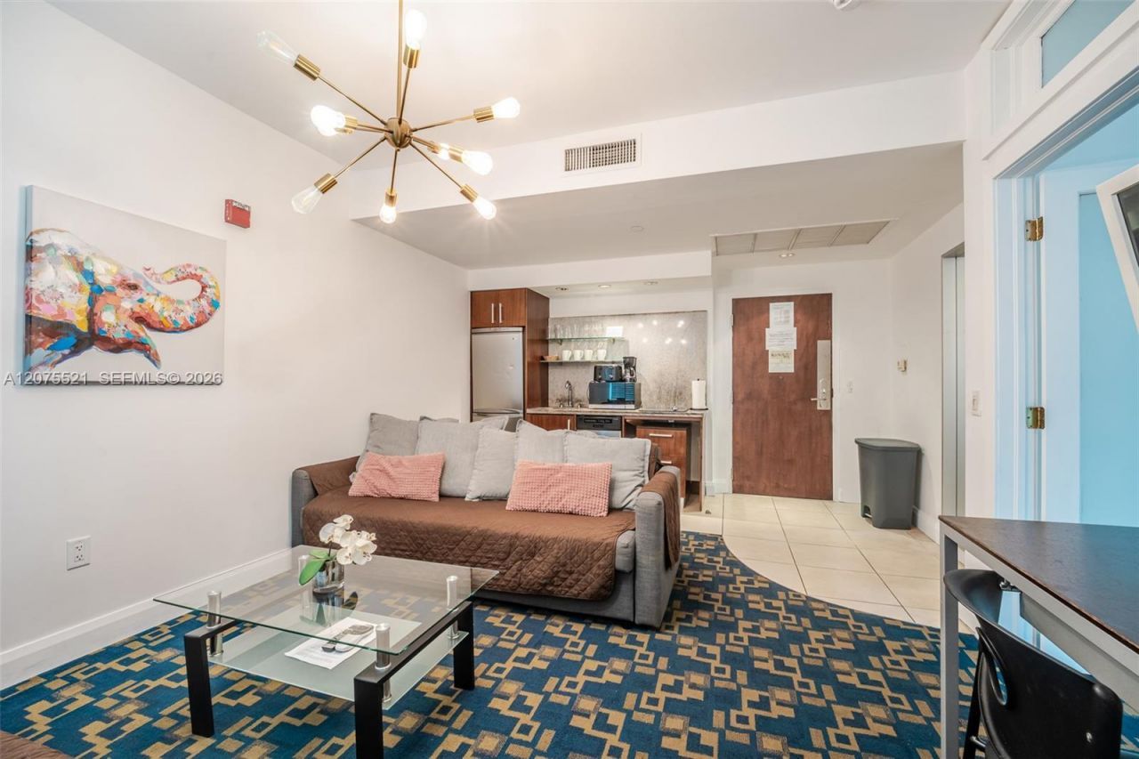 1060 Ocean Dr, Unit D204, Miami Beach, FL 33139 Photo