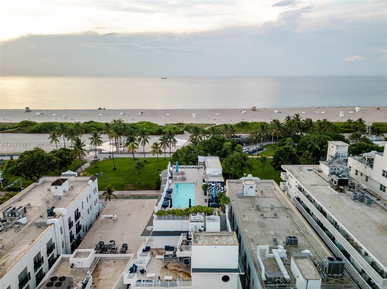 1060 Ocean Dr, Unit D204, Miami Beach, FL 33139 Photo