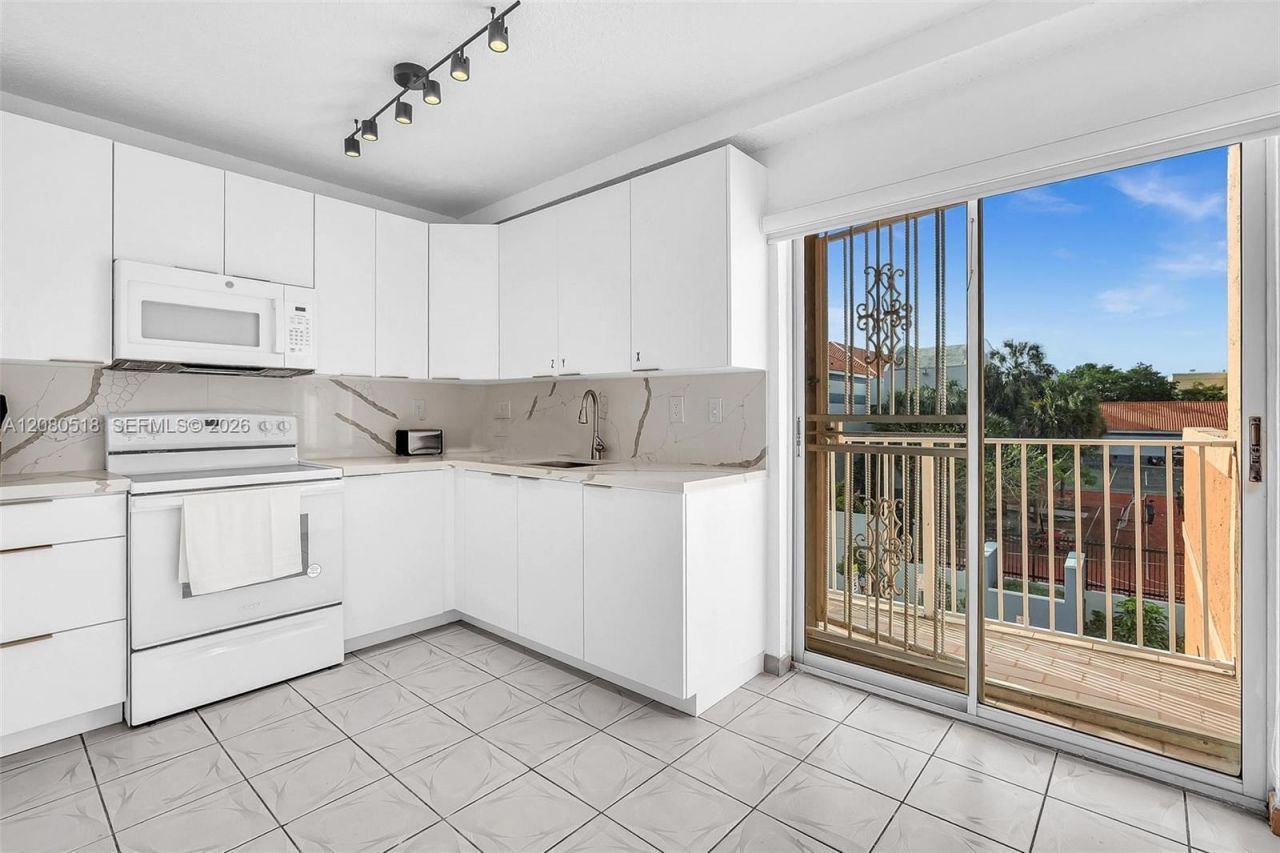 199 SW 12th Ave, Unit 313E, Miami, FL 33130 Photo
