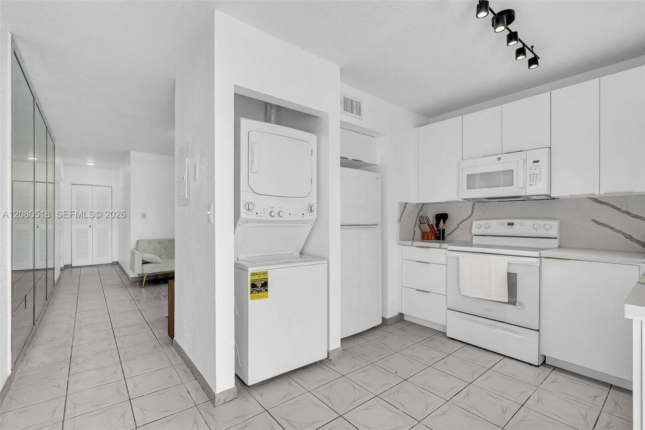 199 SW 12th Ave, Unit 313E, Miami, FL 33130 Photo