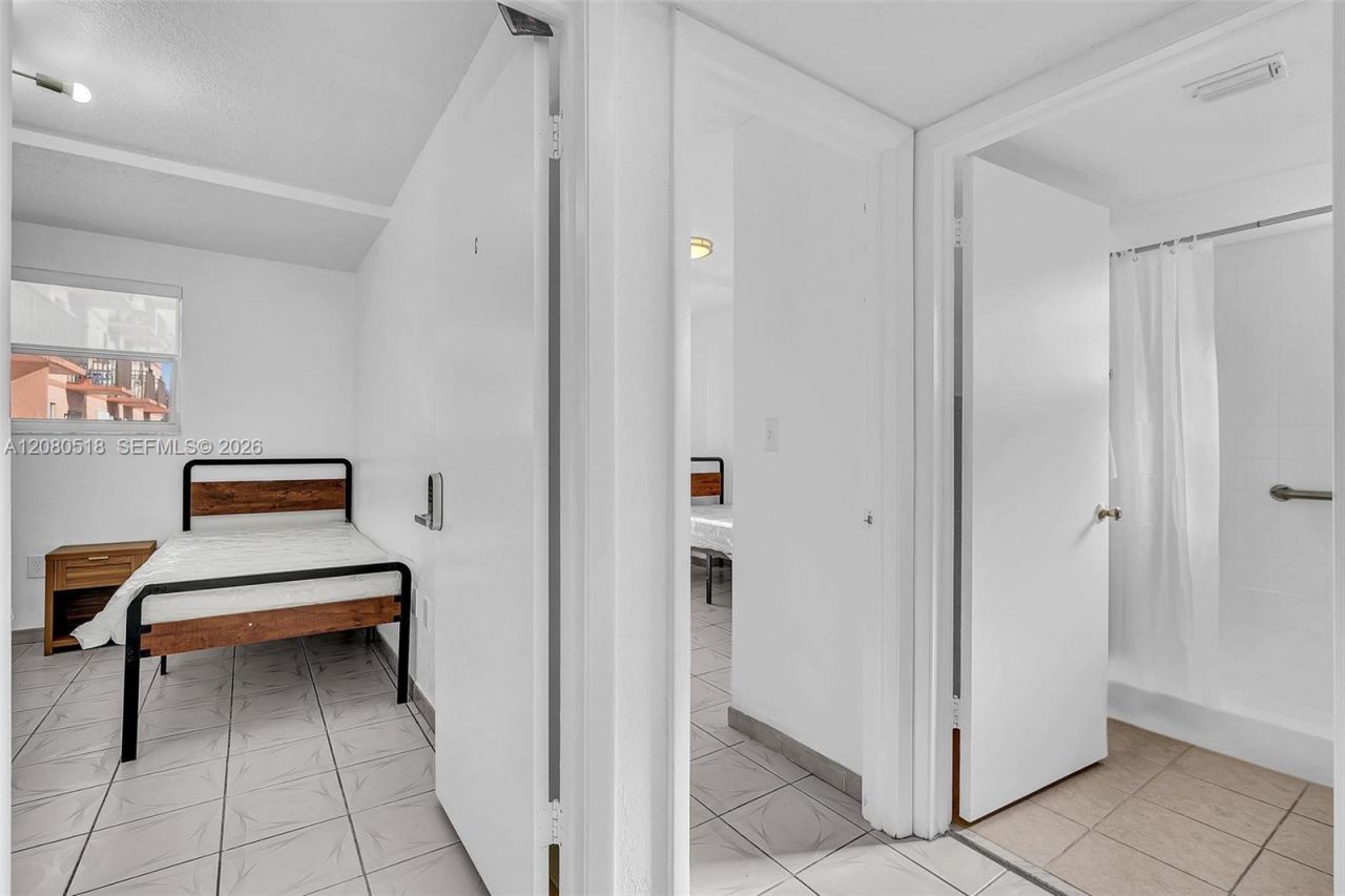 199 SW 12th Ave, Unit 313E, Miami, FL 33130 Photo