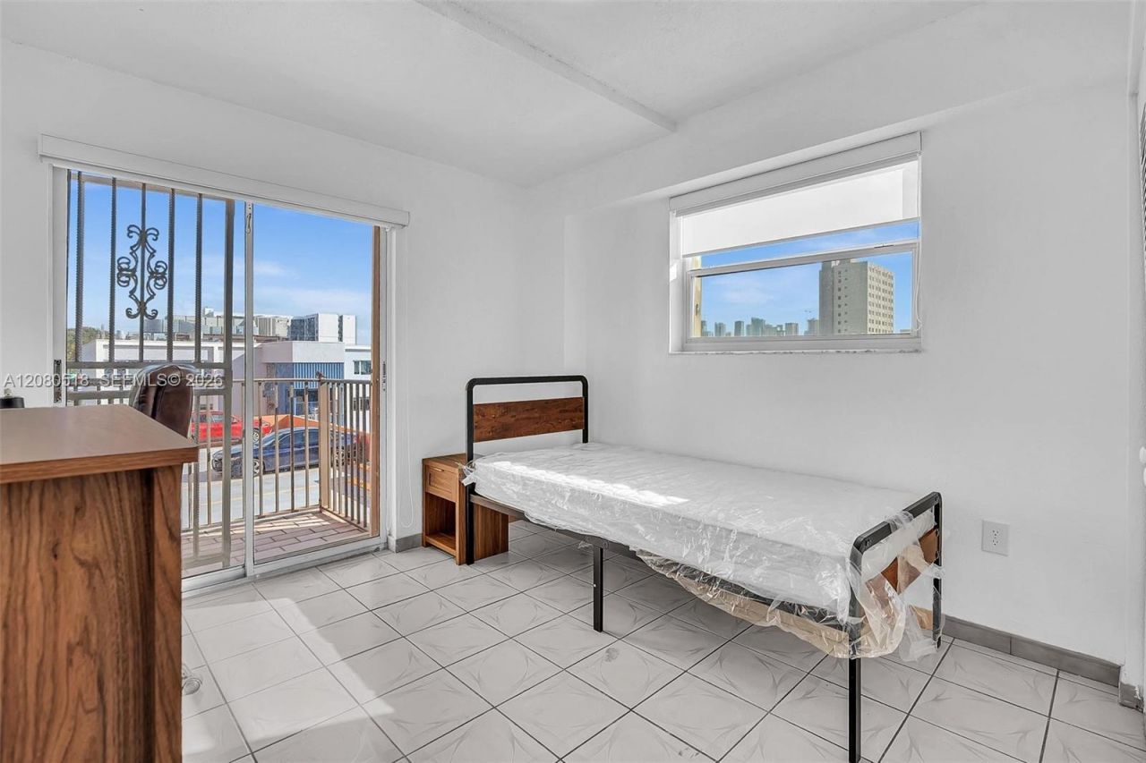 199 SW 12th Ave, Unit 313E, Miami, FL 33130 Photo