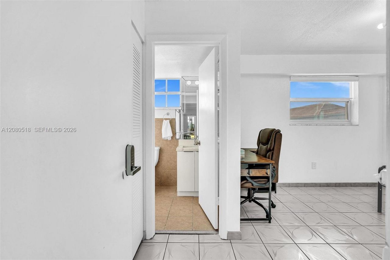 199 SW 12th Ave, Unit 313E, Miami, FL 33130 Photo