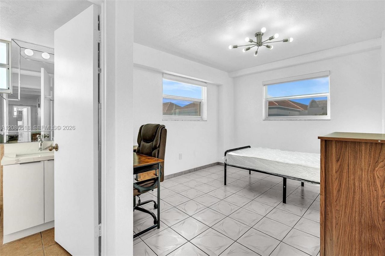 199 SW 12th Ave, Unit 313E, Miami, FL 33130 Photo