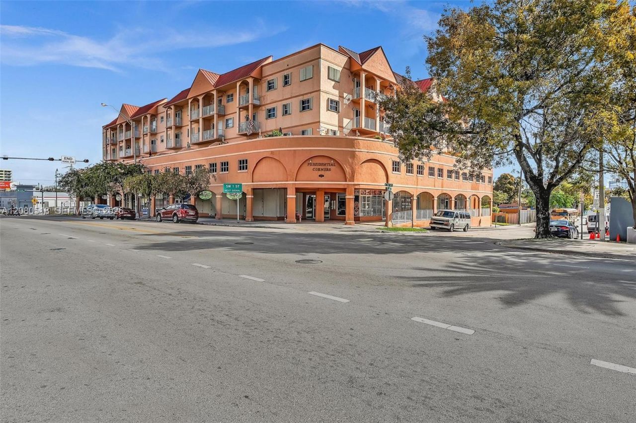 199 SW 12th Ave, Unit 313E, Miami, FL 33130 Photo