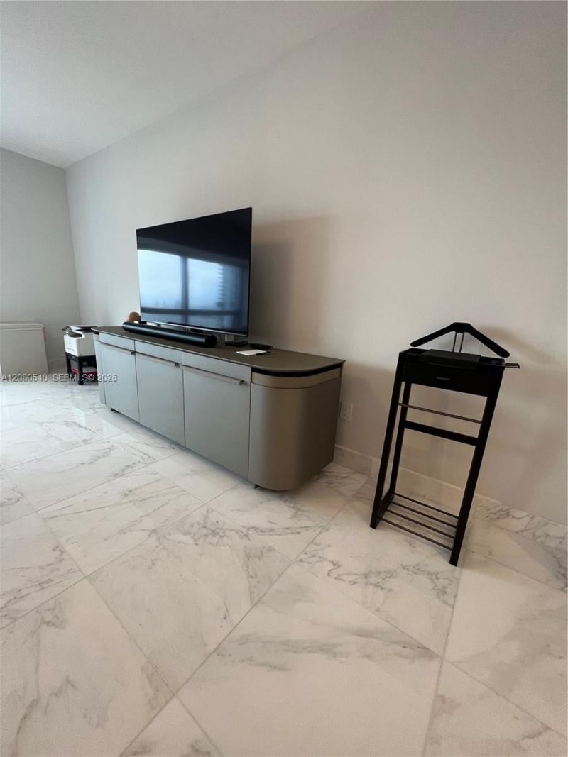 1435 Brickell Ave , Unit 3307, Miami, FL 33131 Photo