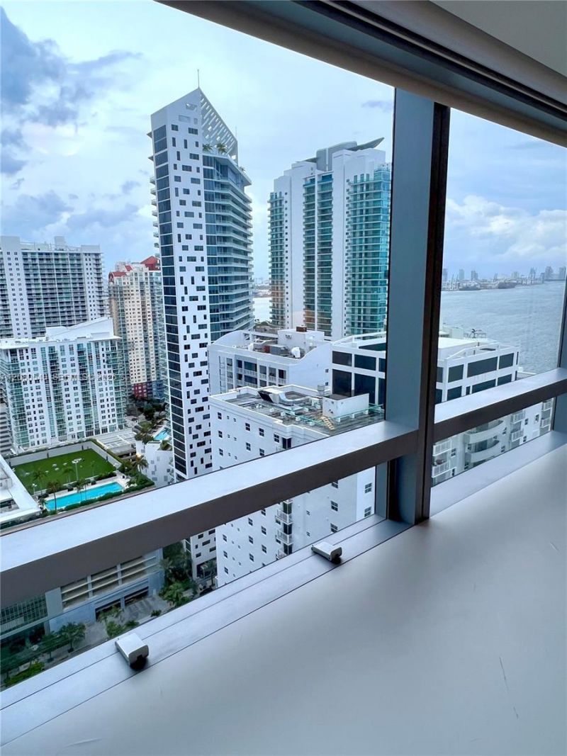 1435 Brickell Ave , Unit 3307, Miami, FL 33131 Photo