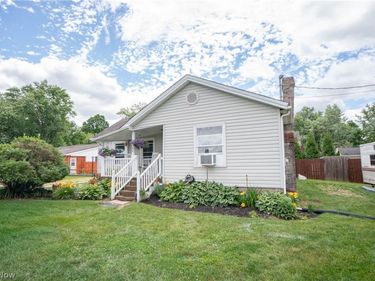 8242-8244 Navarre Road SW, Massillon, OH 44646