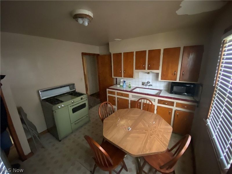 14323 Harvard Avenue, Cleveland, OH 44128 Photo 18