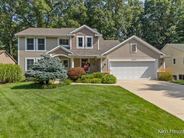 2603 Golfbury Drive SW, Wyoming, MI 49519