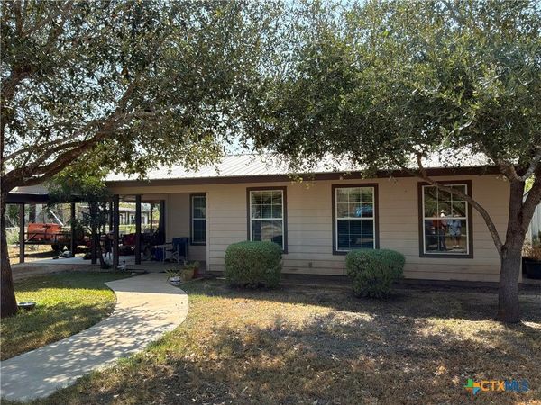405 N FM 108 , Smiley, TX 78159