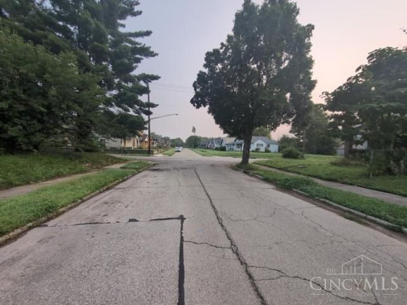 574 Gramont Avenue, Dayton, OH 45402 Photo 4