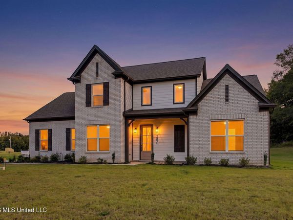 390 Centerline Roper Loop, Byhalia, MS 38611