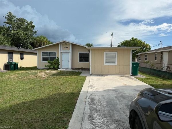 850 105th AVE N, NAPLES, FL 34108