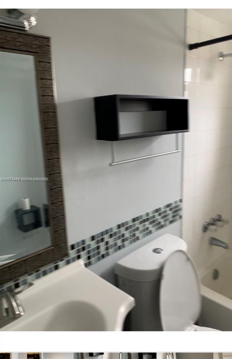 8145 NW 7th St , Unit 321, Miami, FL 33126 Photo