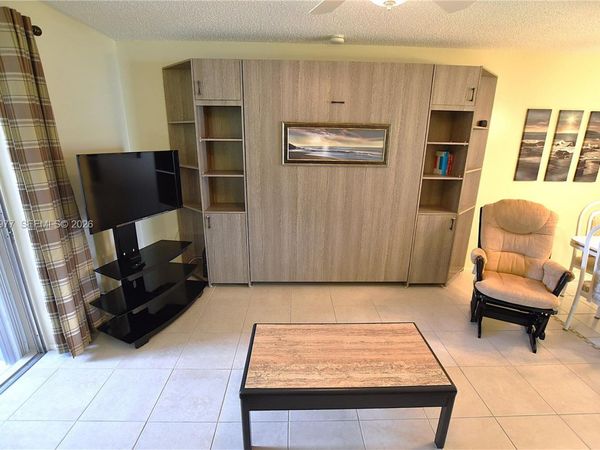 2971 Crosley Dr W, Unit F, West Palm Beach, FL 33415