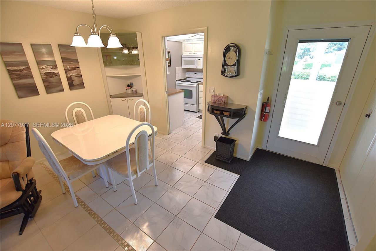 2971 Crosley Dr W, Unit F, West Palm Beach, FL 33415 Photo