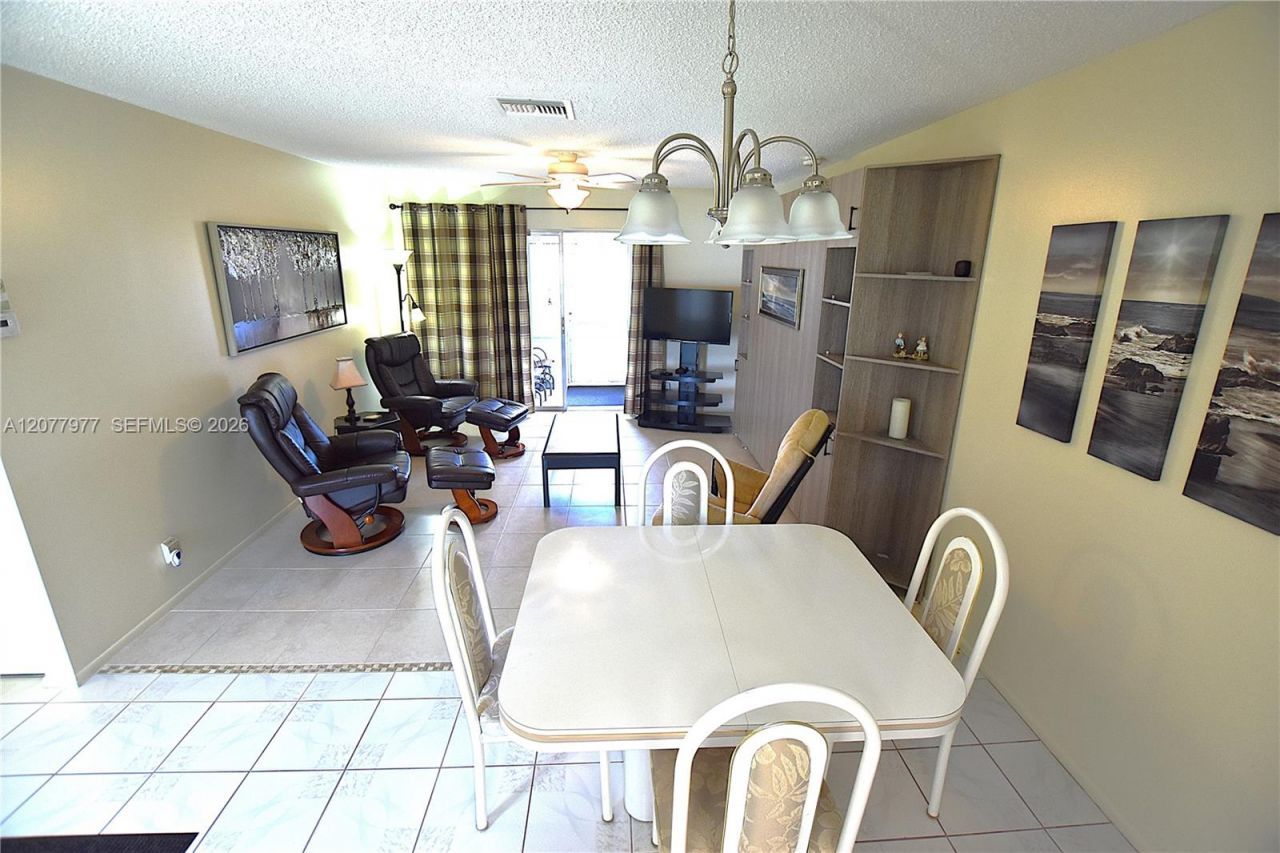 2971 Crosley Dr W, Unit F, West Palm Beach, FL 33415 Photo