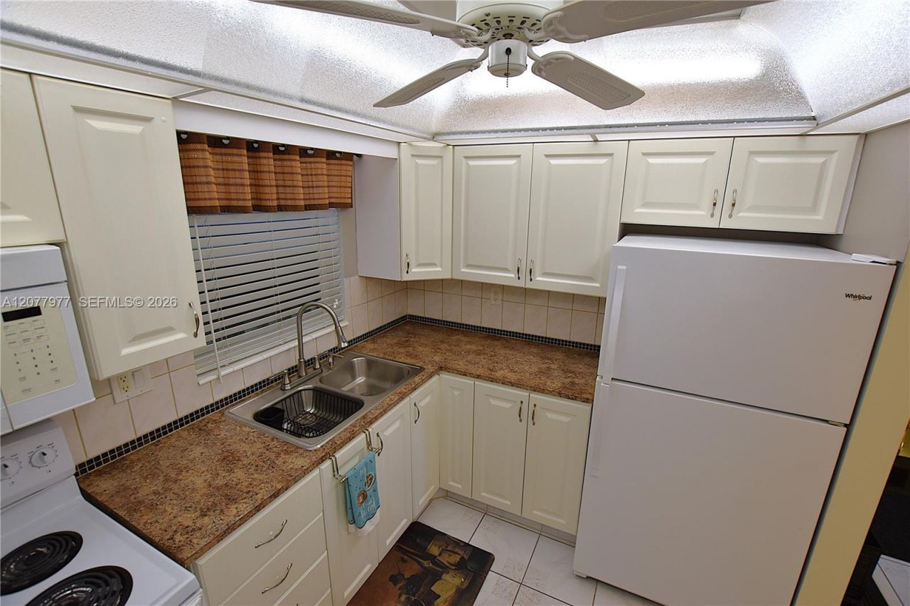 2971 Crosley Dr W, Unit F, West Palm Beach, FL 33415 Photo