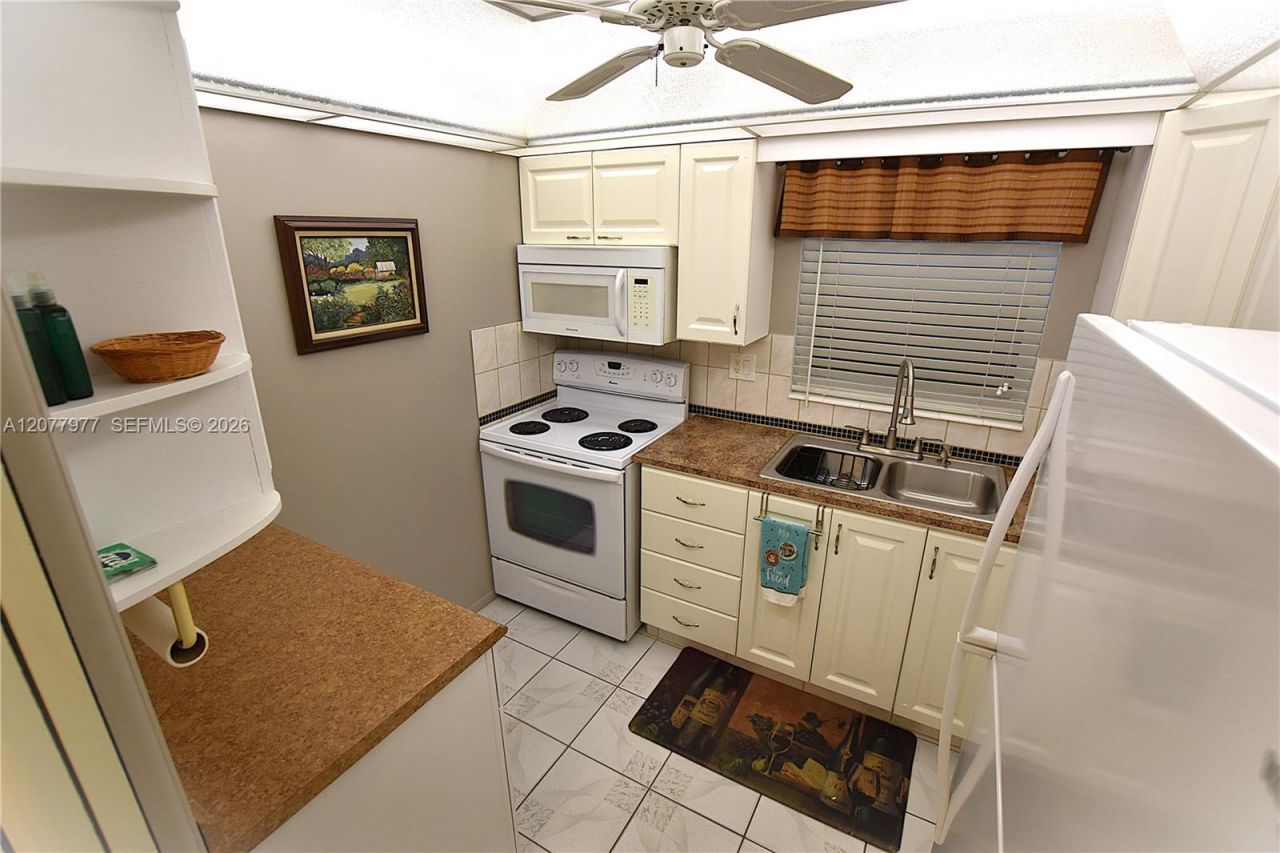 2971 Crosley Dr W, Unit F, West Palm Beach, FL 33415 Photo