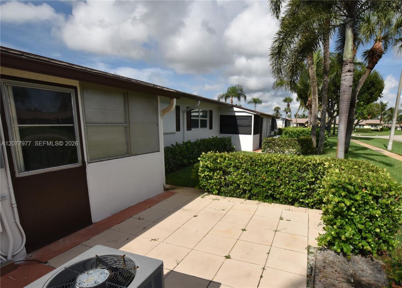 2971 Crosley Dr W, Unit F, West Palm Beach, FL 33415 Photo