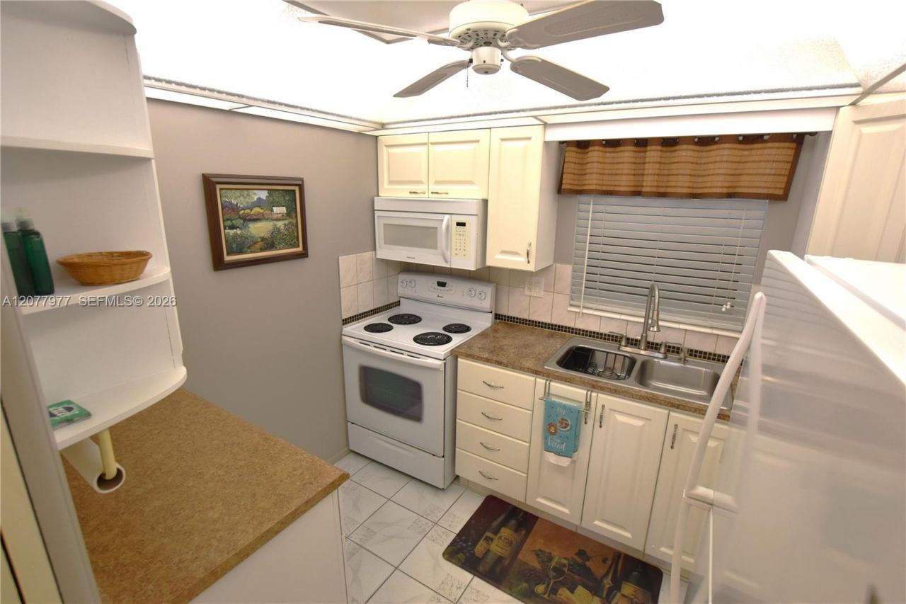 2971 Crosley Dr W, Unit F, West Palm Beach, FL 33415 Photo