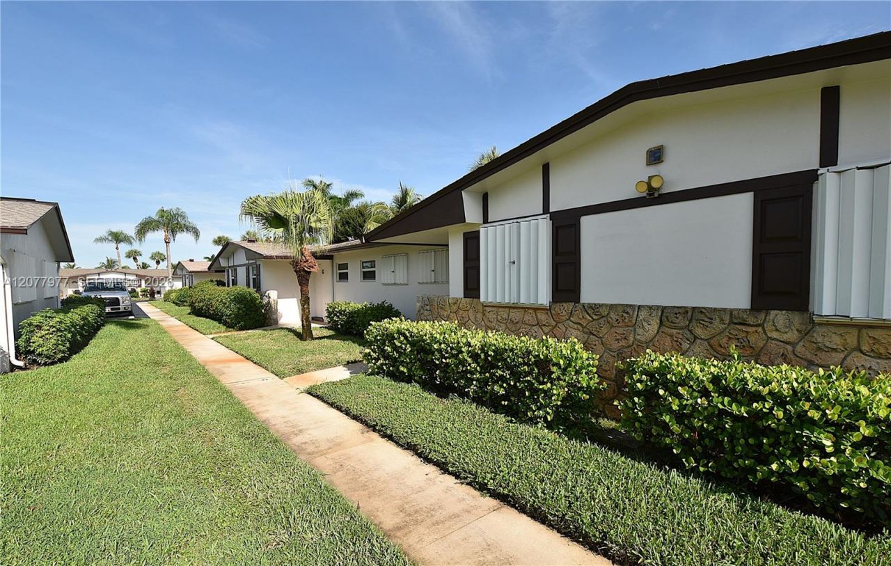 2971 Crosley Dr W, Unit F, West Palm Beach, FL 33415 Photo