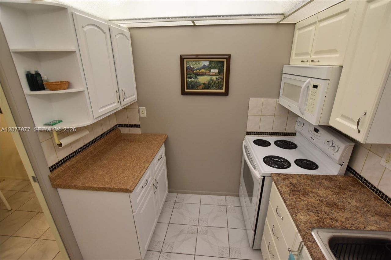 2971 Crosley Dr W, Unit F, West Palm Beach, FL 33415 Photo